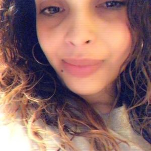 Meet your Posher, Larissa